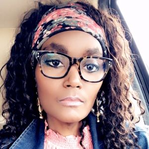 Meet your Posher, Denise